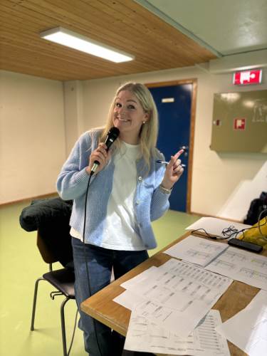 Brit var speaker og sørga for god stemning